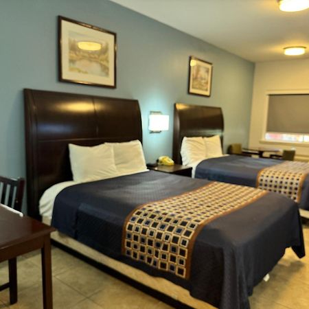 Texas Inn And Suites City Center At University Dr. Edinburg Esterno foto
