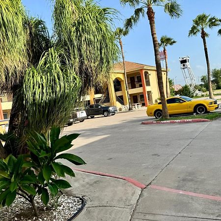Texas Inn And Suites City Center At University Dr. Edinburg Esterno foto