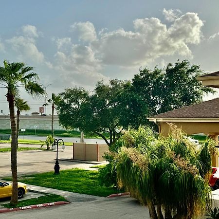 Texas Inn And Suites City Center At University Dr. Edinburg Esterno foto