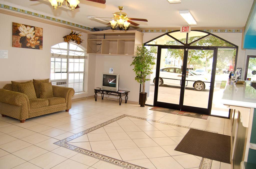 Texas Inn And Suites City Center At University Dr. Edinburg Esterno foto