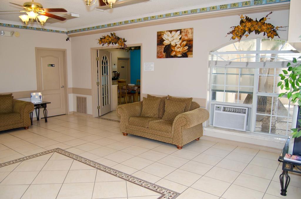 Texas Inn And Suites City Center At University Dr. Edinburg Esterno foto