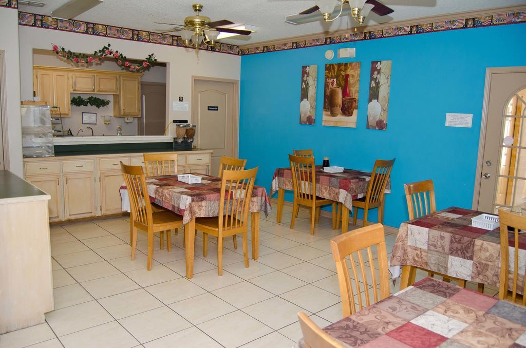 Texas Inn And Suites City Center At University Dr. Edinburg Esterno foto