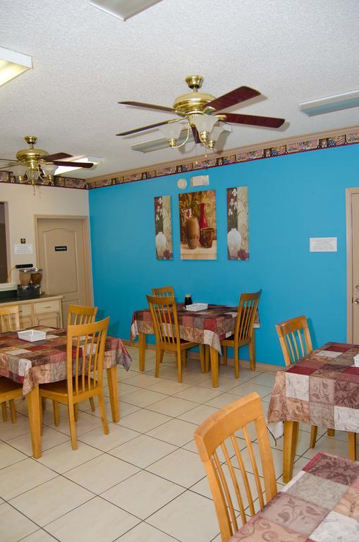 Texas Inn And Suites City Center At University Dr. Edinburg Esterno foto