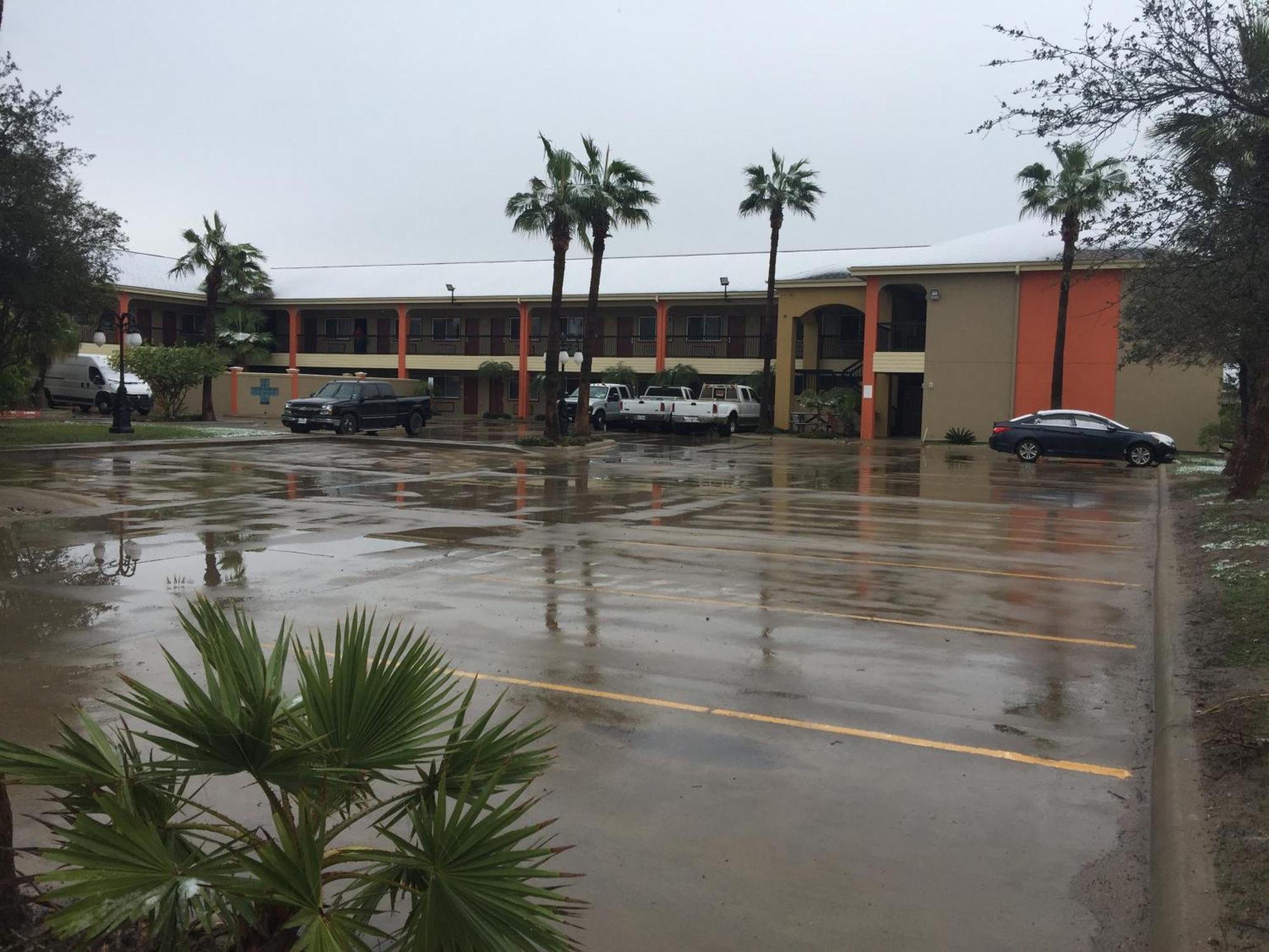 Texas Inn And Suites City Center At University Dr. Edinburg Esterno foto