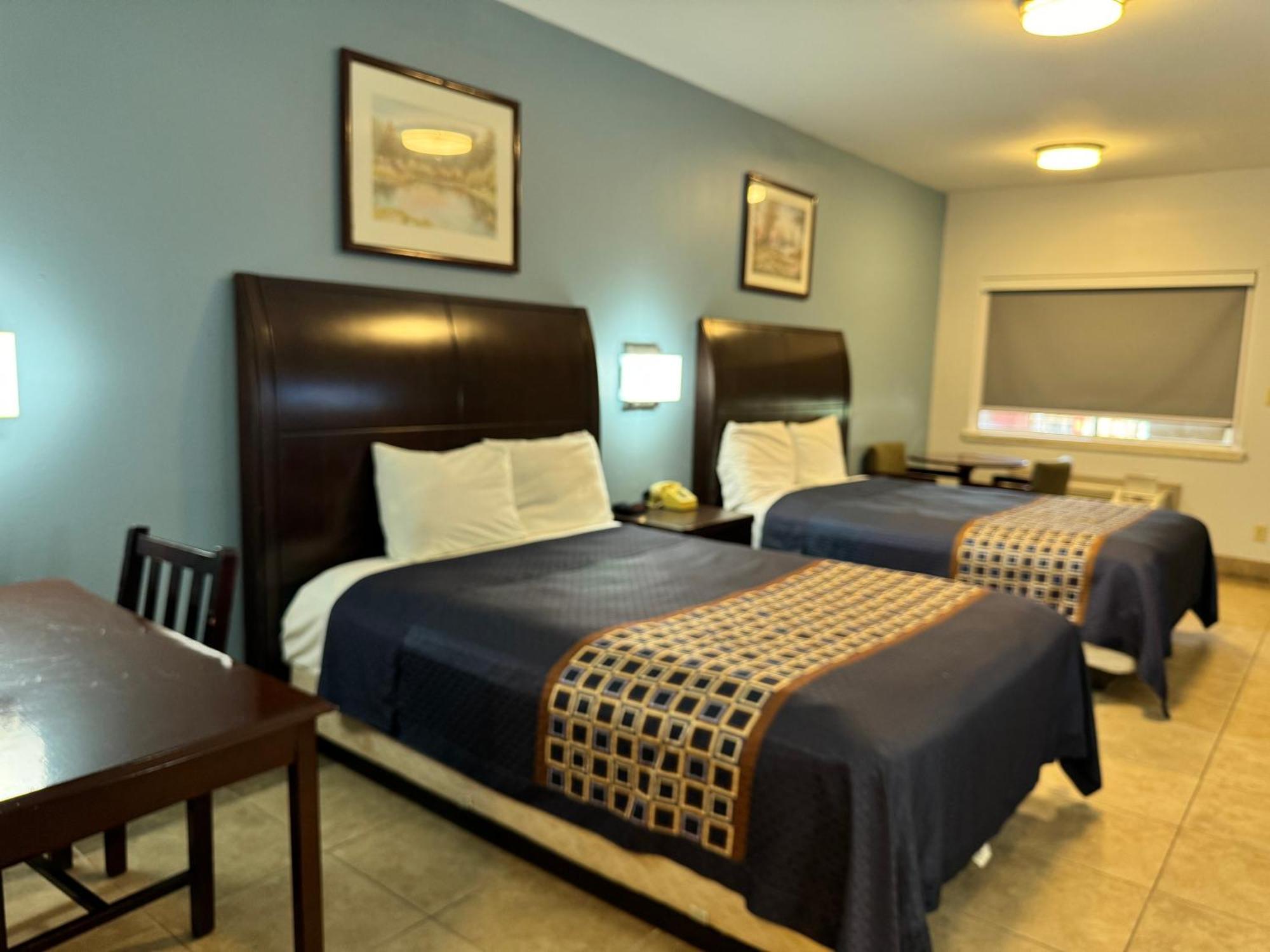 Texas Inn And Suites City Center At University Dr. Edinburg Esterno foto