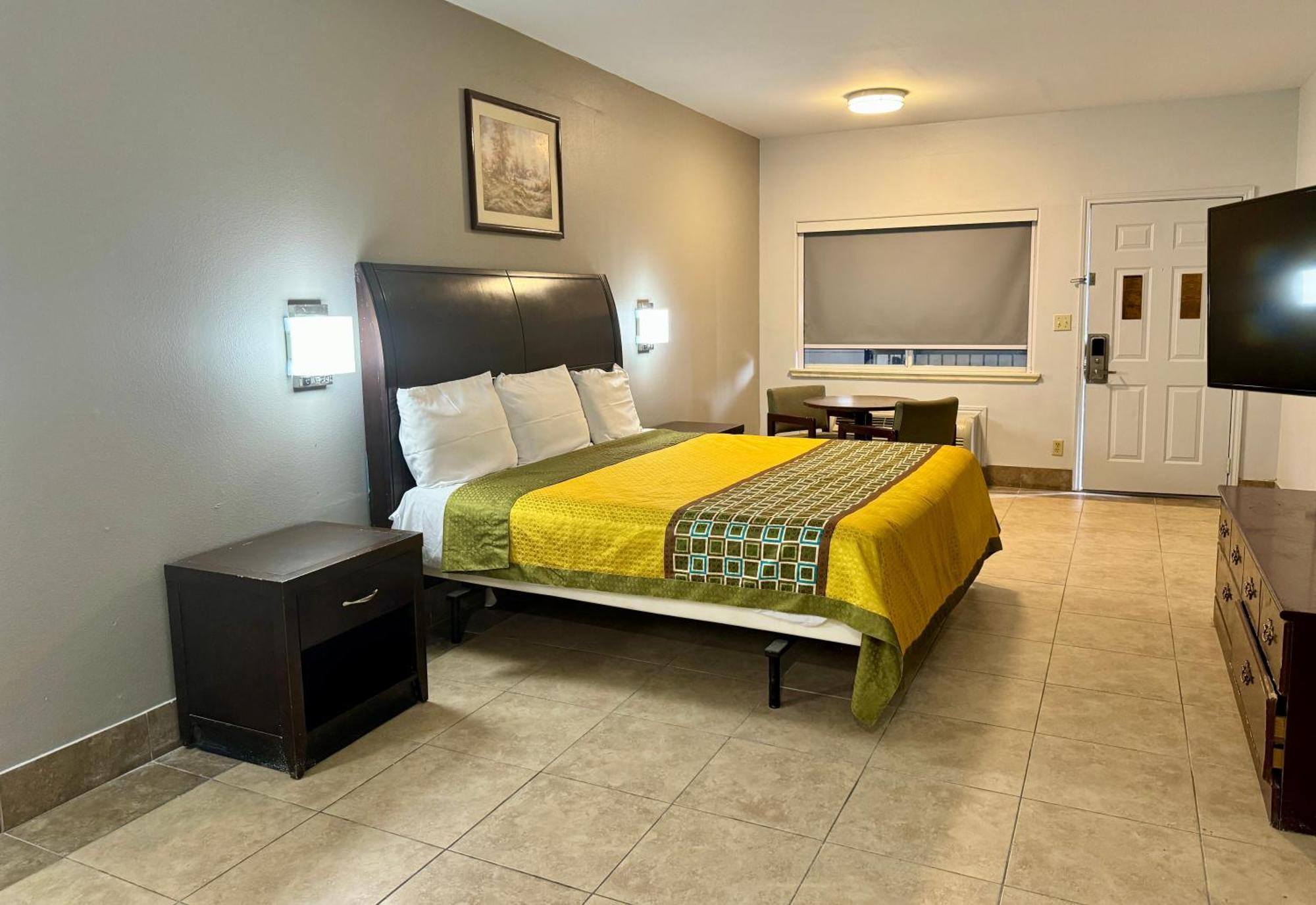 Texas Inn And Suites City Center At University Dr. Edinburg Esterno foto