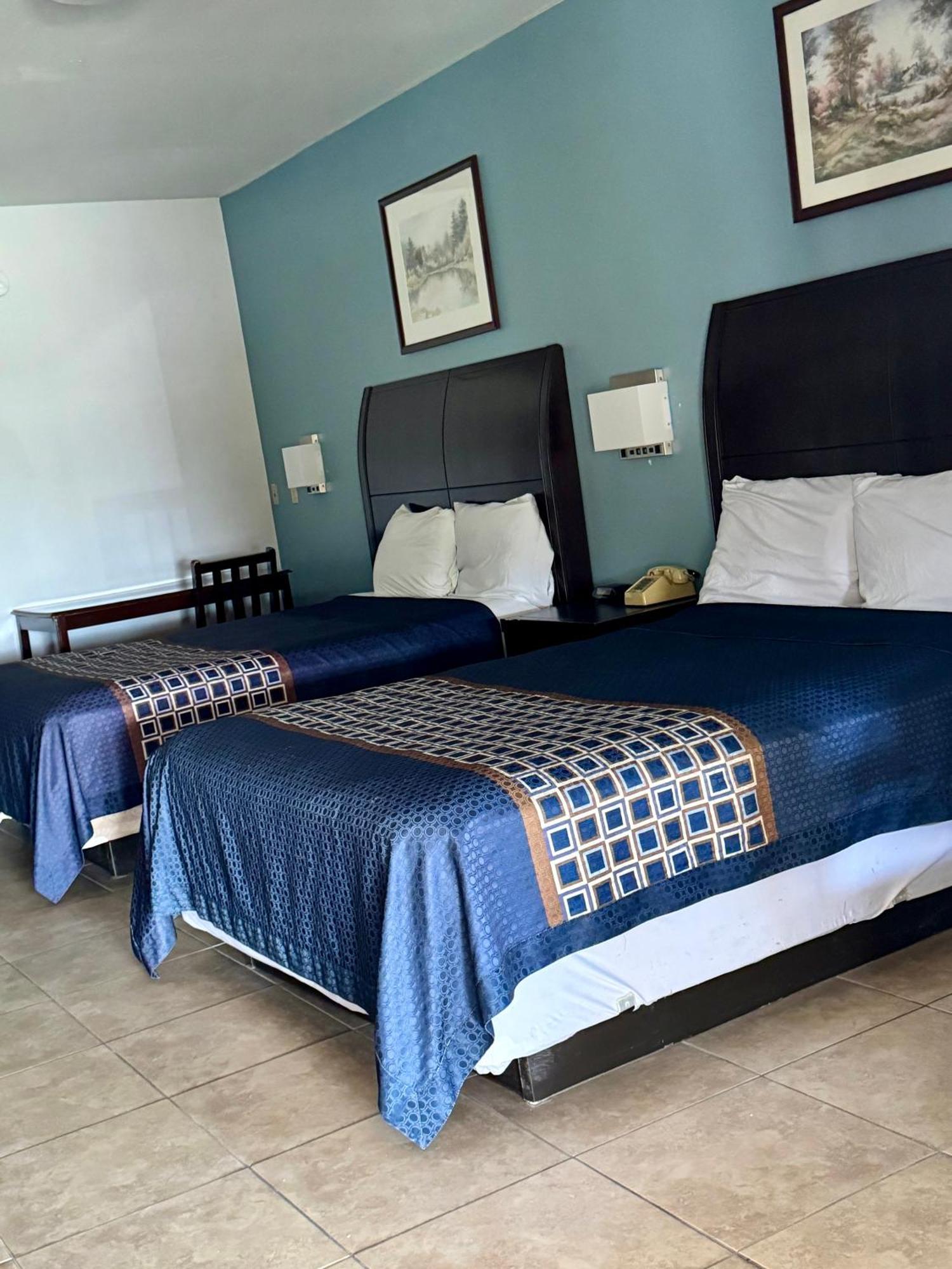 Texas Inn And Suites City Center At University Dr. Edinburg Esterno foto