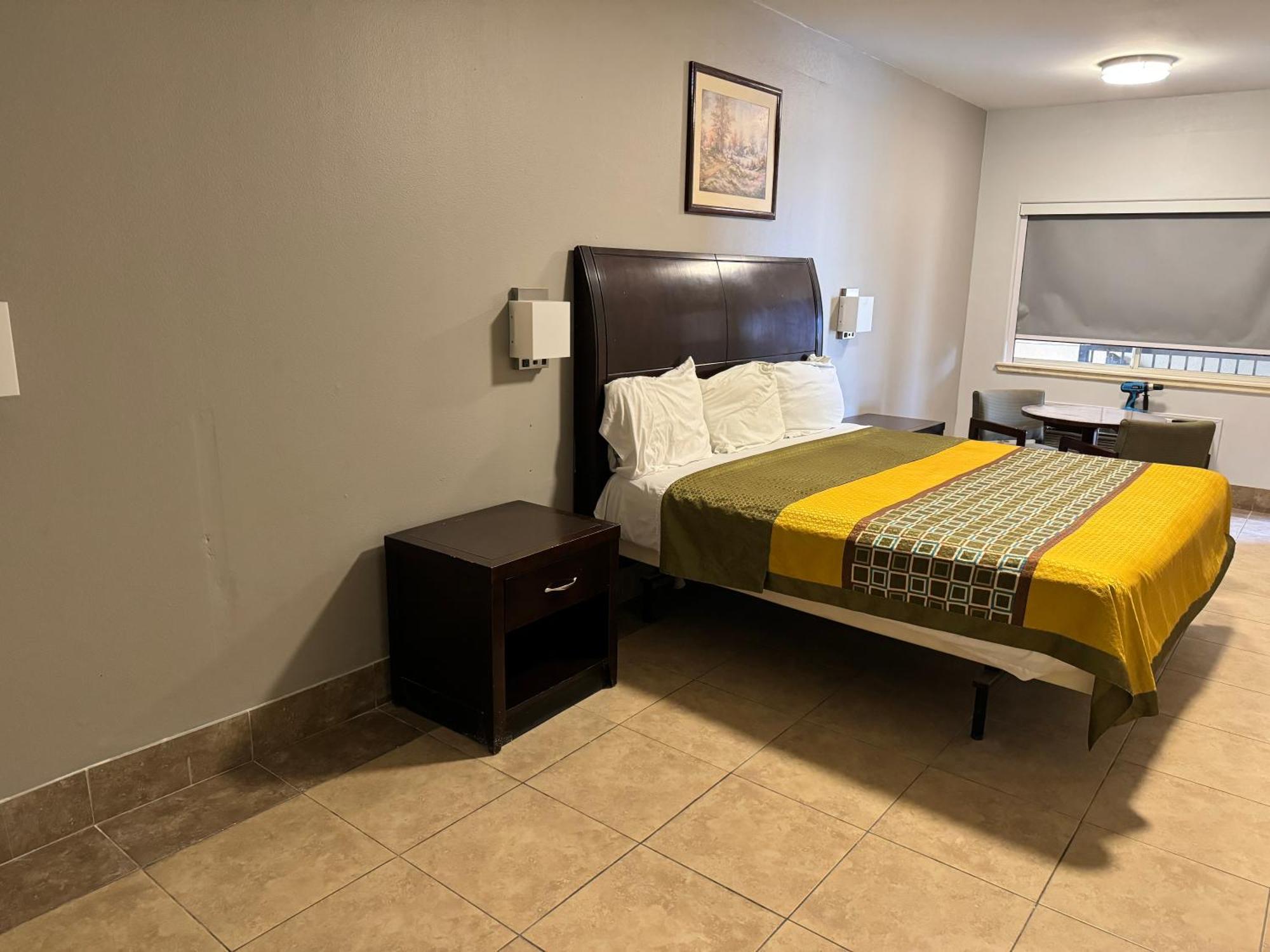 Texas Inn And Suites City Center At University Dr. Edinburg Esterno foto