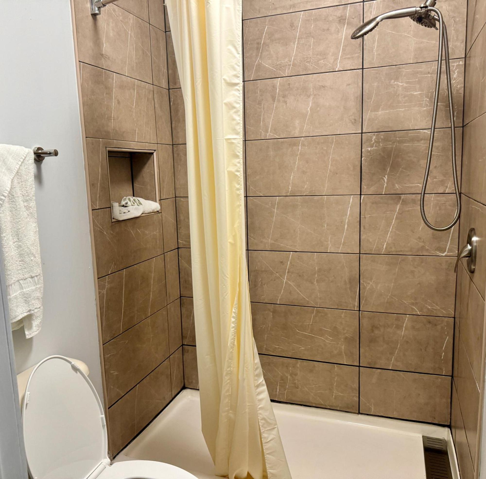 Texas Inn And Suites City Center At University Dr. Edinburg Esterno foto