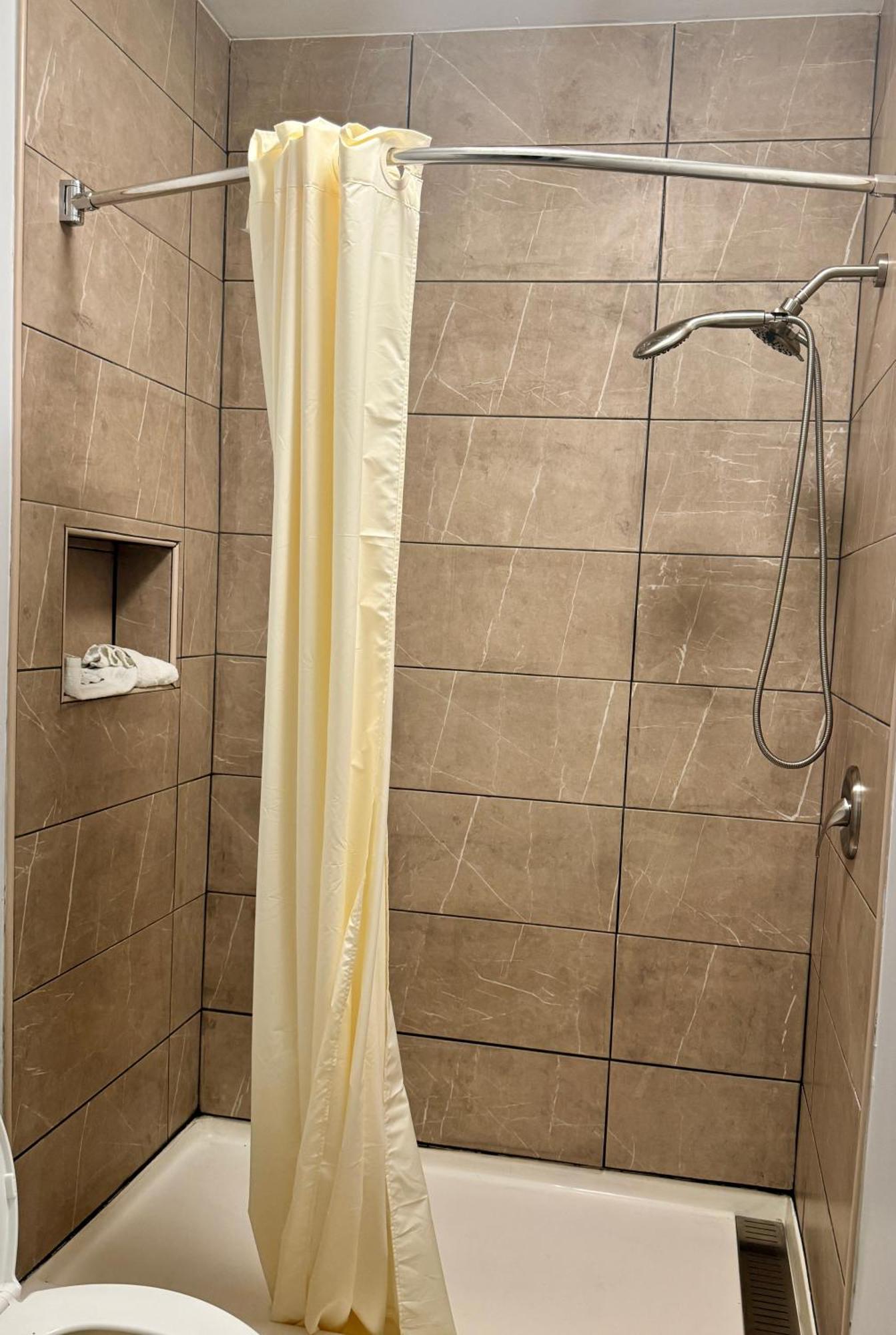 Texas Inn And Suites City Center At University Dr. Edinburg Esterno foto