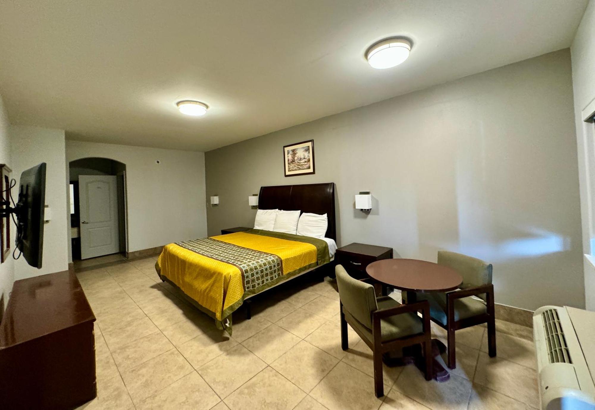 Texas Inn And Suites City Center At University Dr. Edinburg Esterno foto