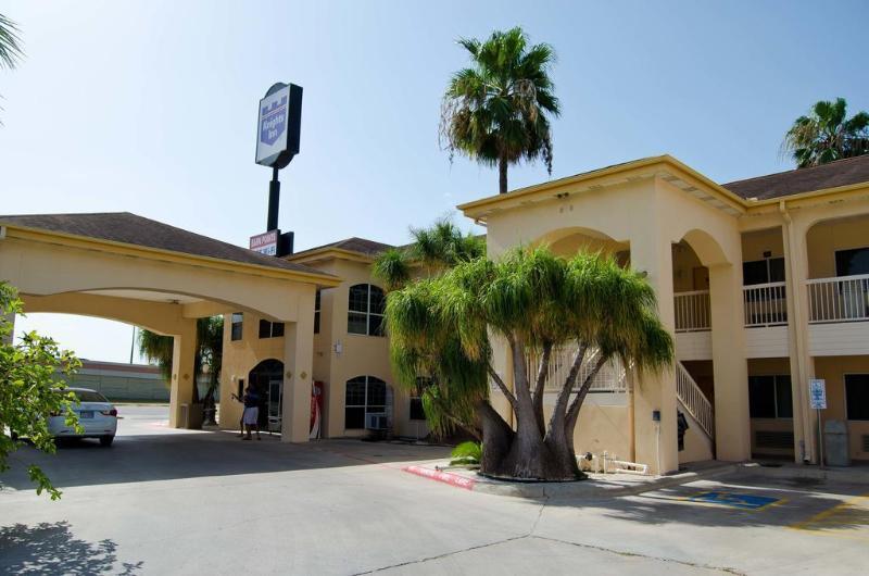 Texas Inn And Suites City Center At University Dr. Edinburg Esterno foto