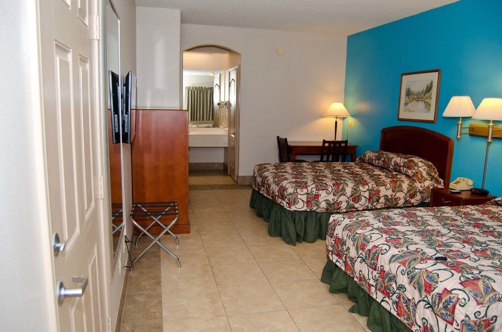 Texas Inn And Suites City Center At University Dr. Edinburg Esterno foto